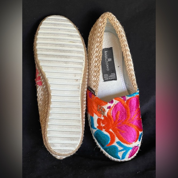 Angelozano Espedrille Slip-on Flats Embroidered Floral Women's Sz 7.5 bright - Picture 6 of 7
